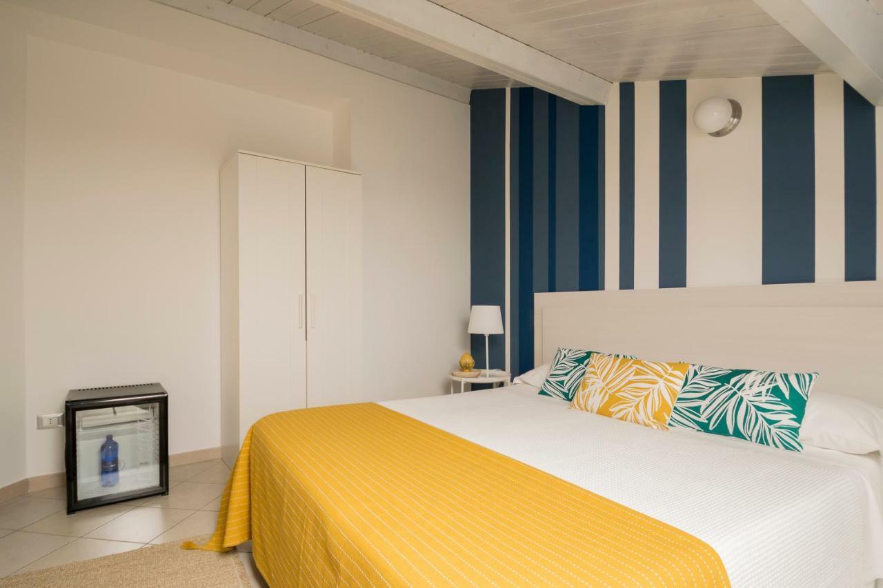 Civico 64 Bed & Breakfast In Mansarda Palmi Eksteriør billede