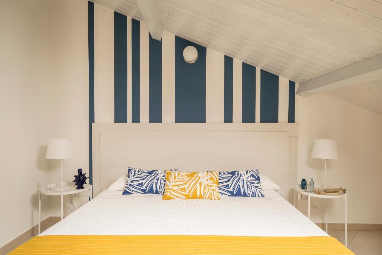 Civico 64 Bed & Breakfast In Mansarda Palmi Eksteriør billede